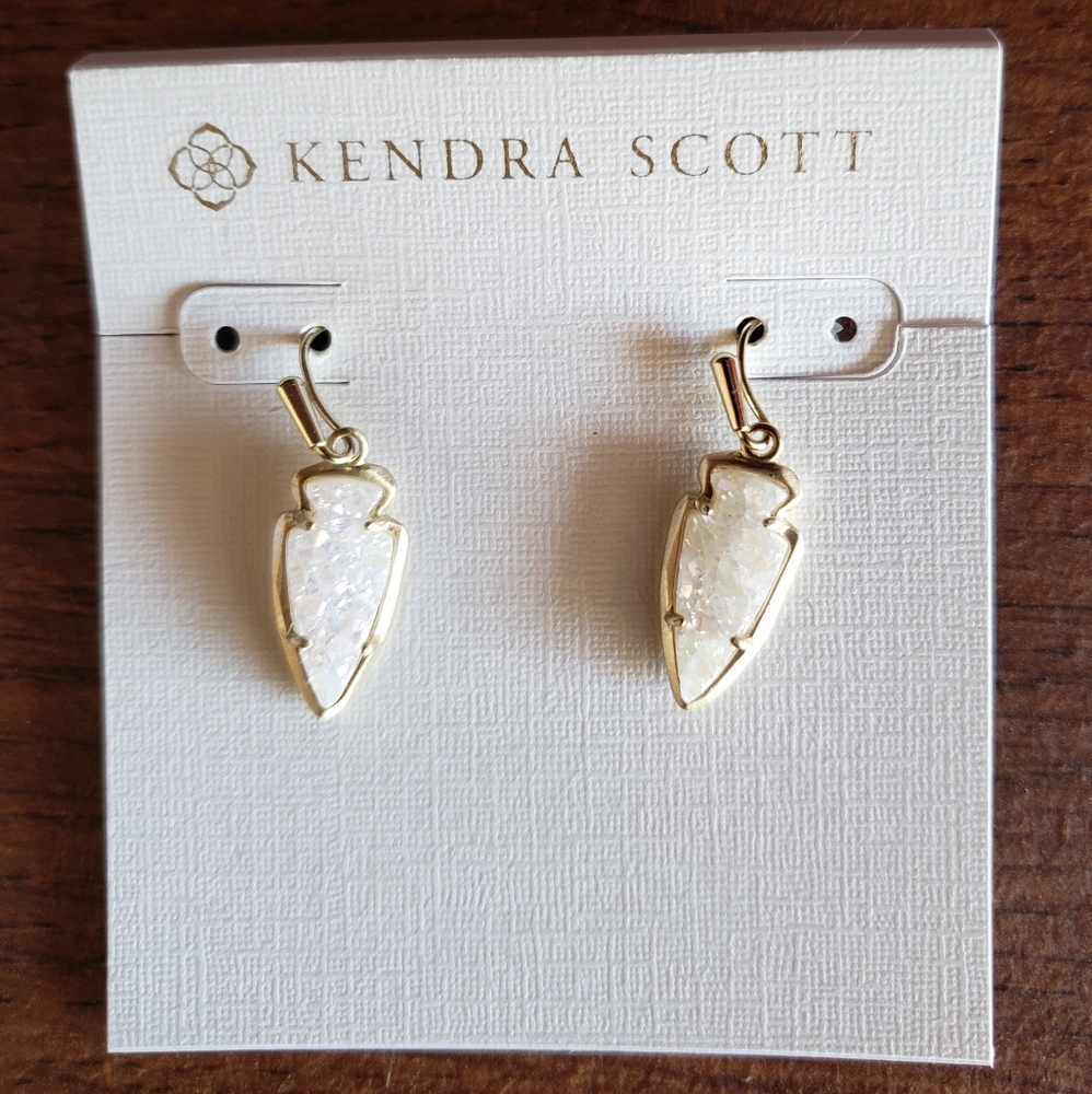Kendra Scott Arrow Earrings
